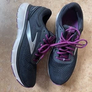 Brooks shoes womens